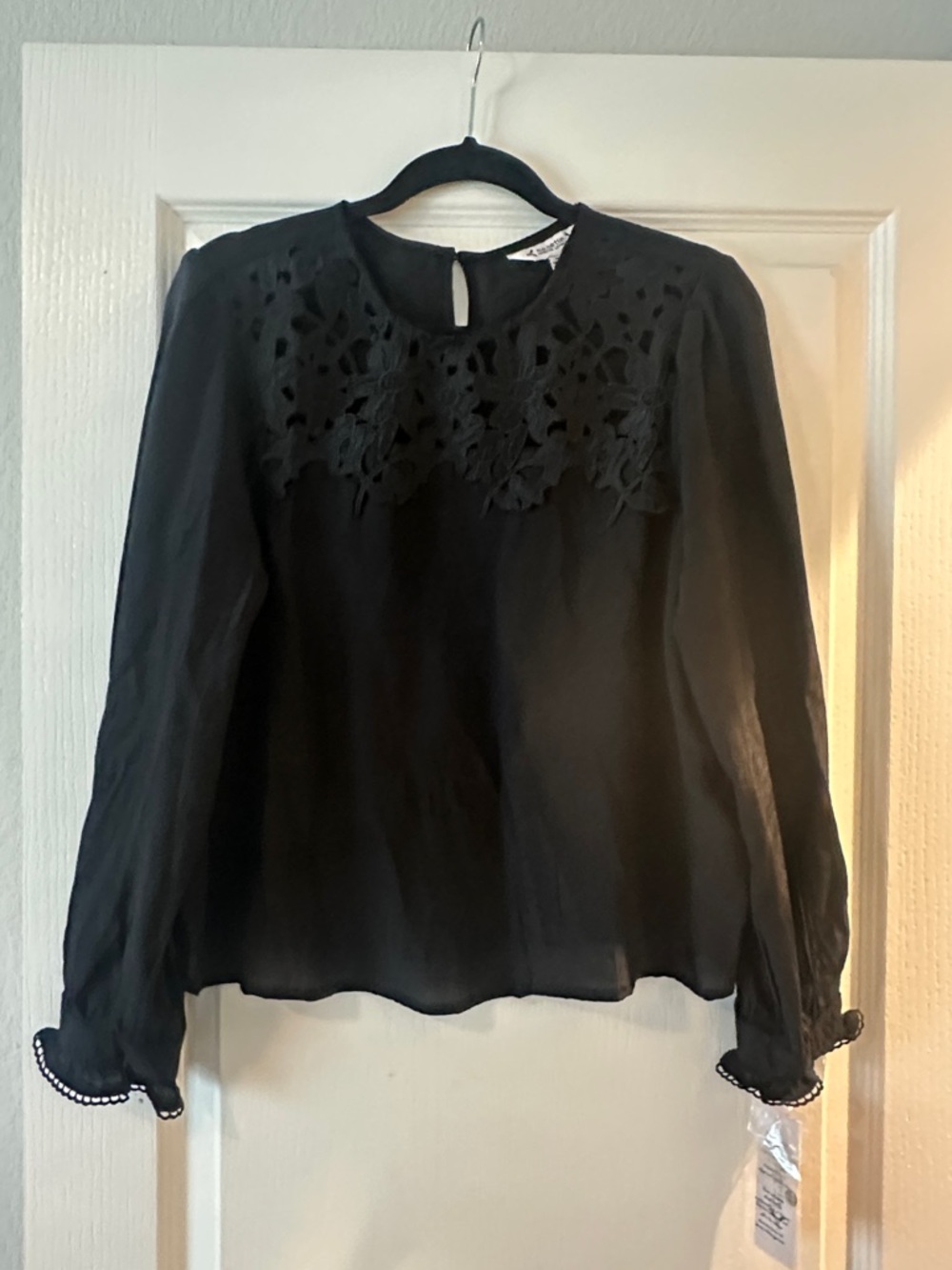 Black Lace Yoke Long-Sleeve Women’s Blouse